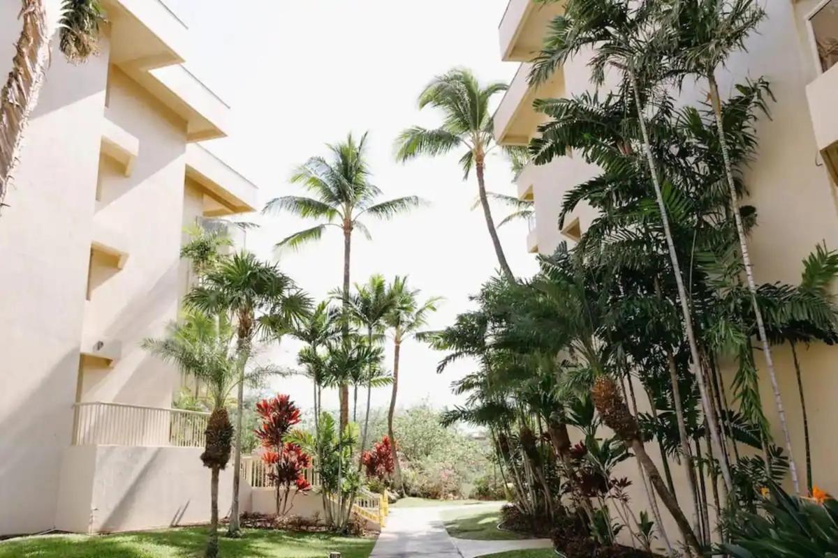 Central Kihei Gem! 3-Min Walk To The Beach & Shops Уайлеа Екстериор снимка