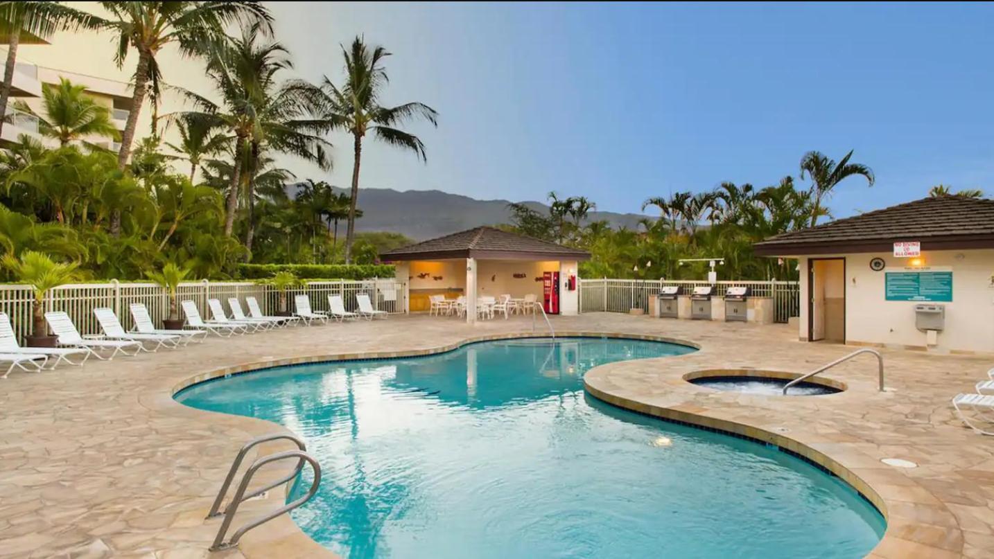 Central Kihei Gem! 3-Min Walk To The Beach & Shops Уайлеа Екстериор снимка